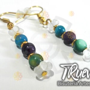 Pendientes de abalorios y flor